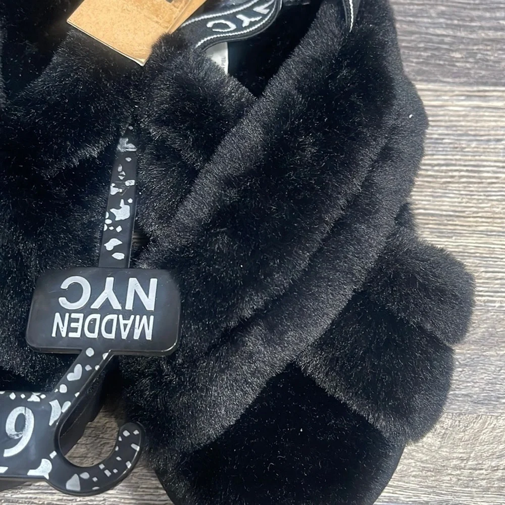 Madden NYC Crossband Platform